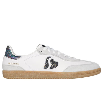 WHITE / BLACK,6.0,Medium